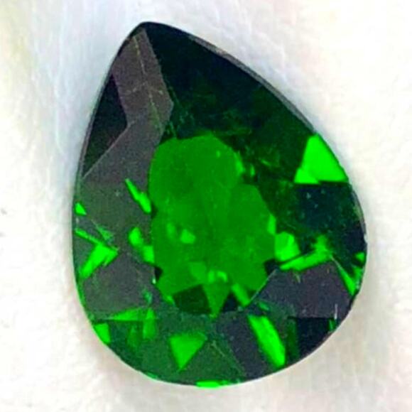 Gorgeous 2.3 Carat Chrome Diopside Gemstone!! - Picture 1 of 12